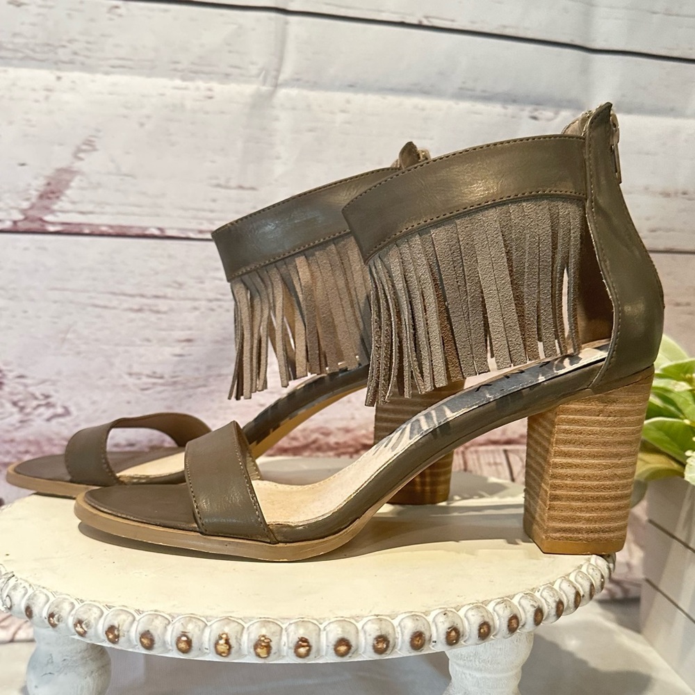 A.S.N.Y Fringed Tasseled Ankle Strap Taupe Green 3” Block Heel Sandal Size 9 - Picture 2 of 11